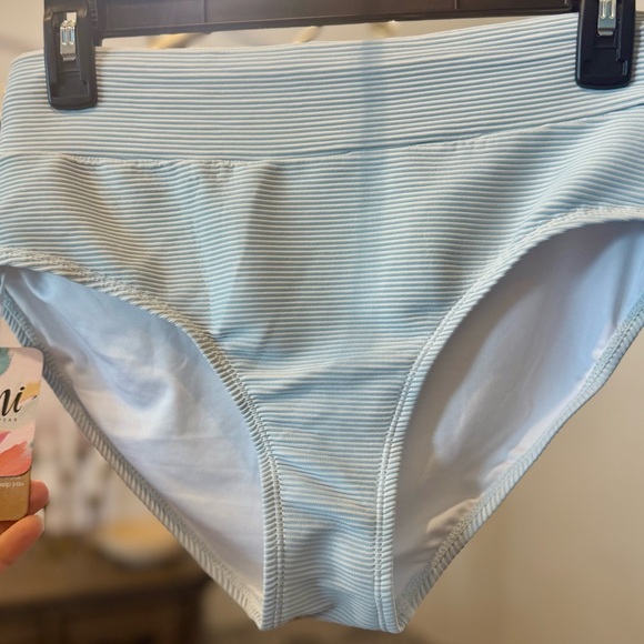 Textured Glacier Mid Rise Bottom - Picture 3 of 3